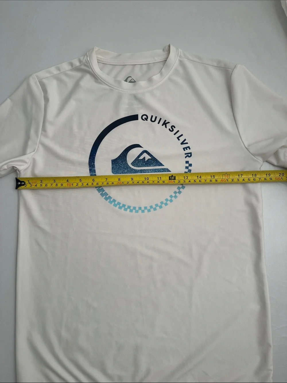 Quicksilver white rash guard L